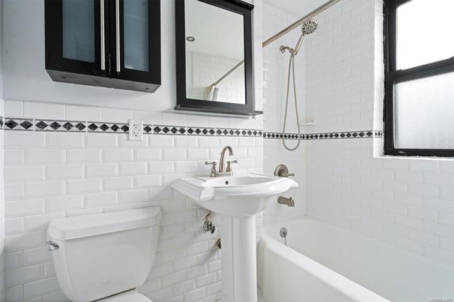 APT-7L - 99-72 66 Th Rd, Home with 2 bedrooms, 1 bathrooms and null parking in Rego Park NY | Image 7