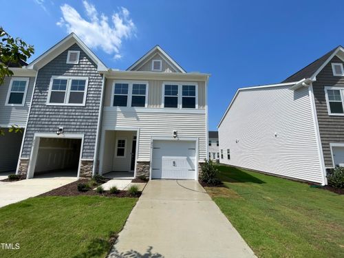 239 Paramount Dr, Smithfield, NC, 27577-3555 | Card Image