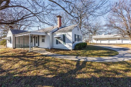 1887 Cr 4300, Coffeyville, KS, 67337-9177 | Card Image