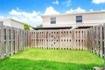 540 Ne 5th Ln, Townhouse with 2 bedrooms, 2 bathrooms and null parking in Florida City FL | Image 2