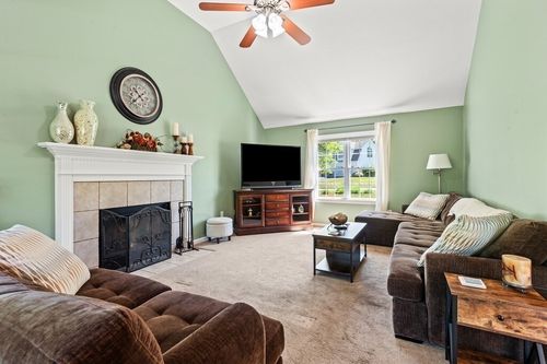 9 Gannett Way, Hopedale, MA, 01747-1449 | Card Image
