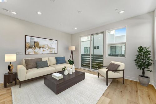 3933 Wattling St, Oakland, CA, 94601-4031 | Card Image