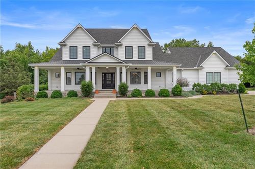 11003 Nora Dodge Dr, Peculiar, MO, 64078-8543 | Card Image