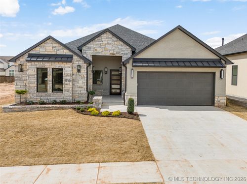 11927 S Vandalia Ave E, Tulsa, OK, 74137-8439 | Card Image