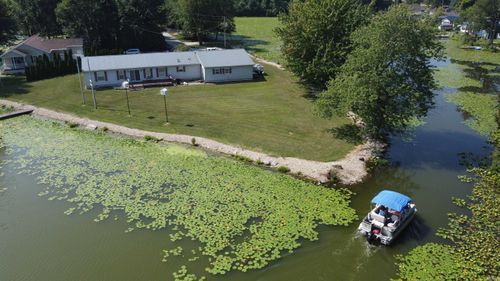 810 W Neher Rd, Silver Lake, IN, 46982-9513 | Card Image