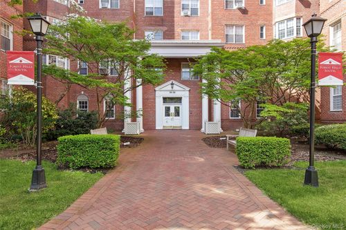 6m-7636 113th St, Forest Hills, NY, 11375-6512 | Card Image