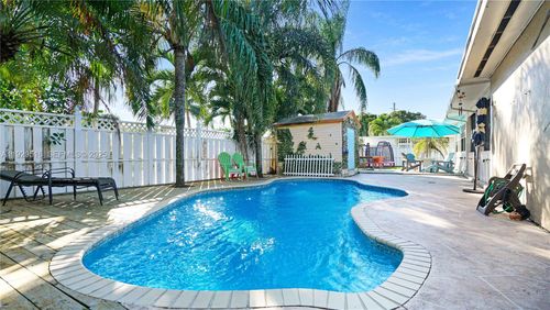 9730 Johnson St, Pembroke Pines, FL, 33024-6252 | Card Image