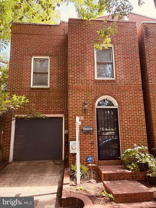 915 C St Se, WASHINGTON, DC, 20003-2123 | Card Image
