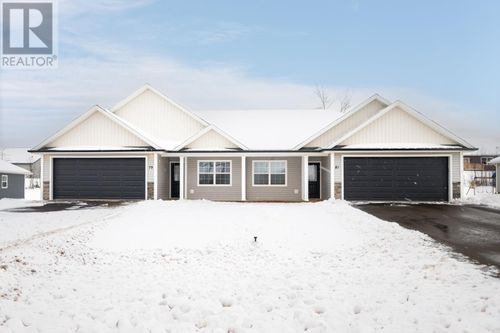 79 E Royalty Rd, Charlottetown, PE, C1C0V6 | Card Image