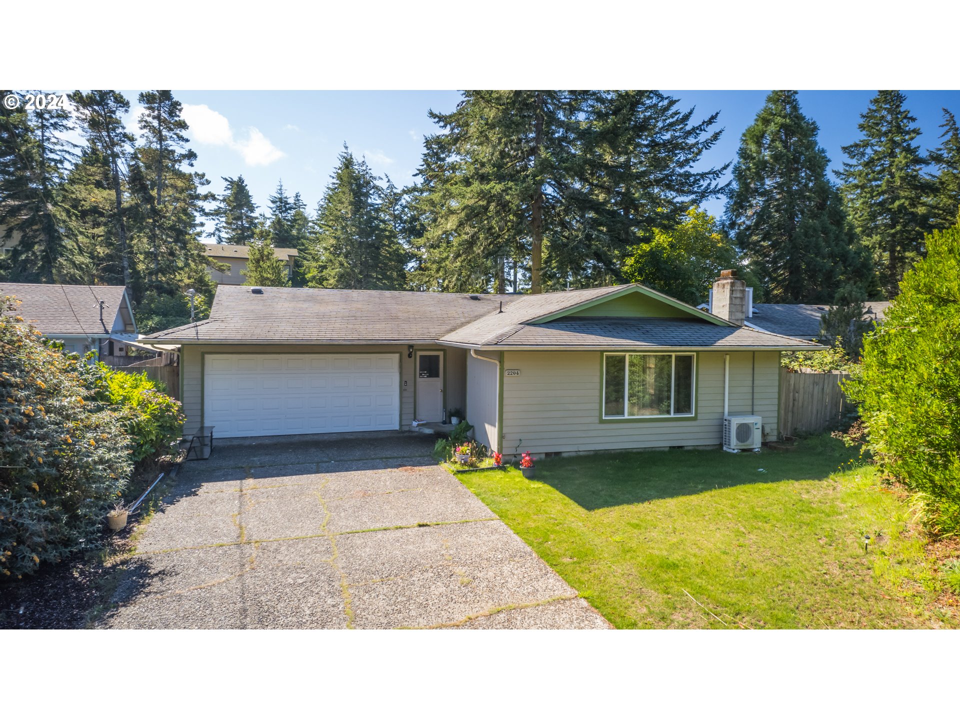 11th St, Florence, OR 97439