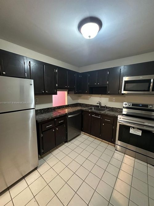 apt-207-16710 Ne 9th Ave, North Miami Beach, FL, 33162-2529 | Card Image