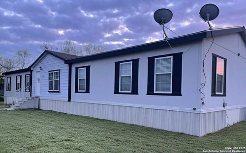 202 S 10th St, Christine, TX, 78012 | Card Image