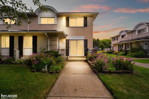 8577 Hampshire Drive, Sterling Heights, MI, 48313 | Card Image