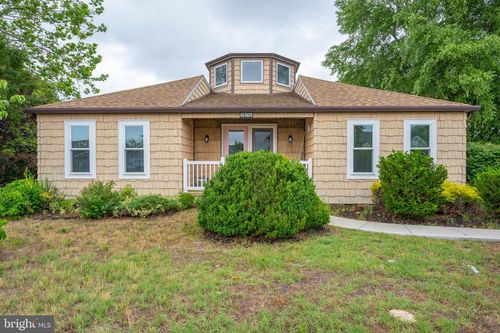 38256 Waterway Dr, OCEAN VIEW, DE, 19970-3352 | Card Image
