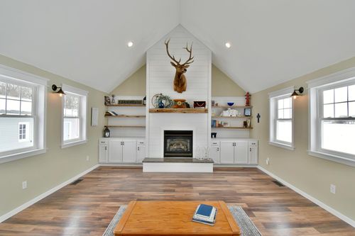 16301 5th St Ne, Foley, MN, 56329-9744 | Card Image