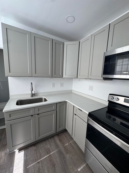 2-20 Chapel St, Portsmouth, NH, 03801-3836 | Card Image