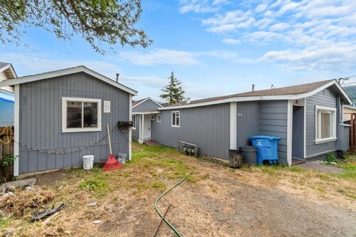 520 Wildwood Ave, Rio Dell, CA, 95562-1541 | Card Image