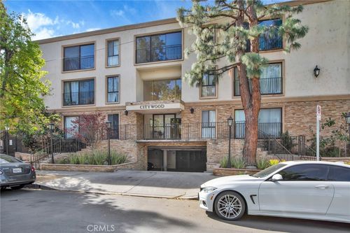 102-15344 Weddington St, Sherman Oaks, CA, 91411-3852 | Card Image