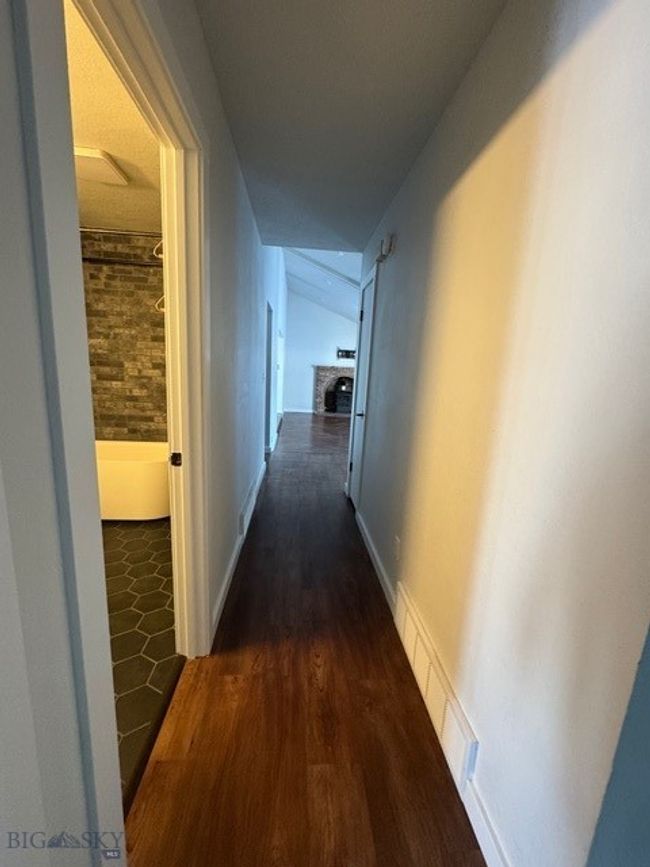 Hallway to Bedrooms | Image 24