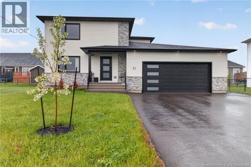 51 Renoir St, Moncton, NB, E1G5V5 | Card Image