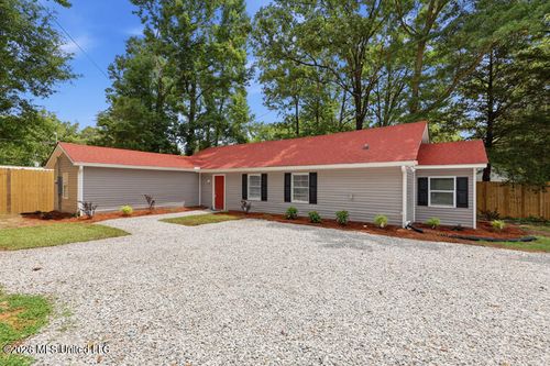 1392 Old Lake Rd, Brandon, MS, 39042-8796 | Card Image