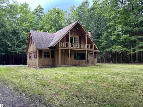 821 N Huron, East Tawas, MI, 48730 | Card Image