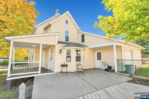 11 Millbrook Ave, Dover, NJ, 07801-5346 | Card Image