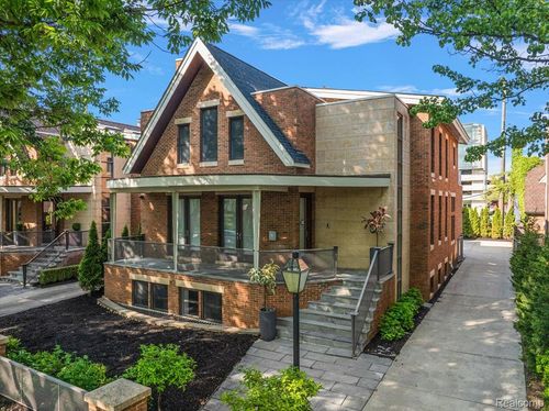 647 Ann St, Birmingham, MI, 48009-1725 | Card Image