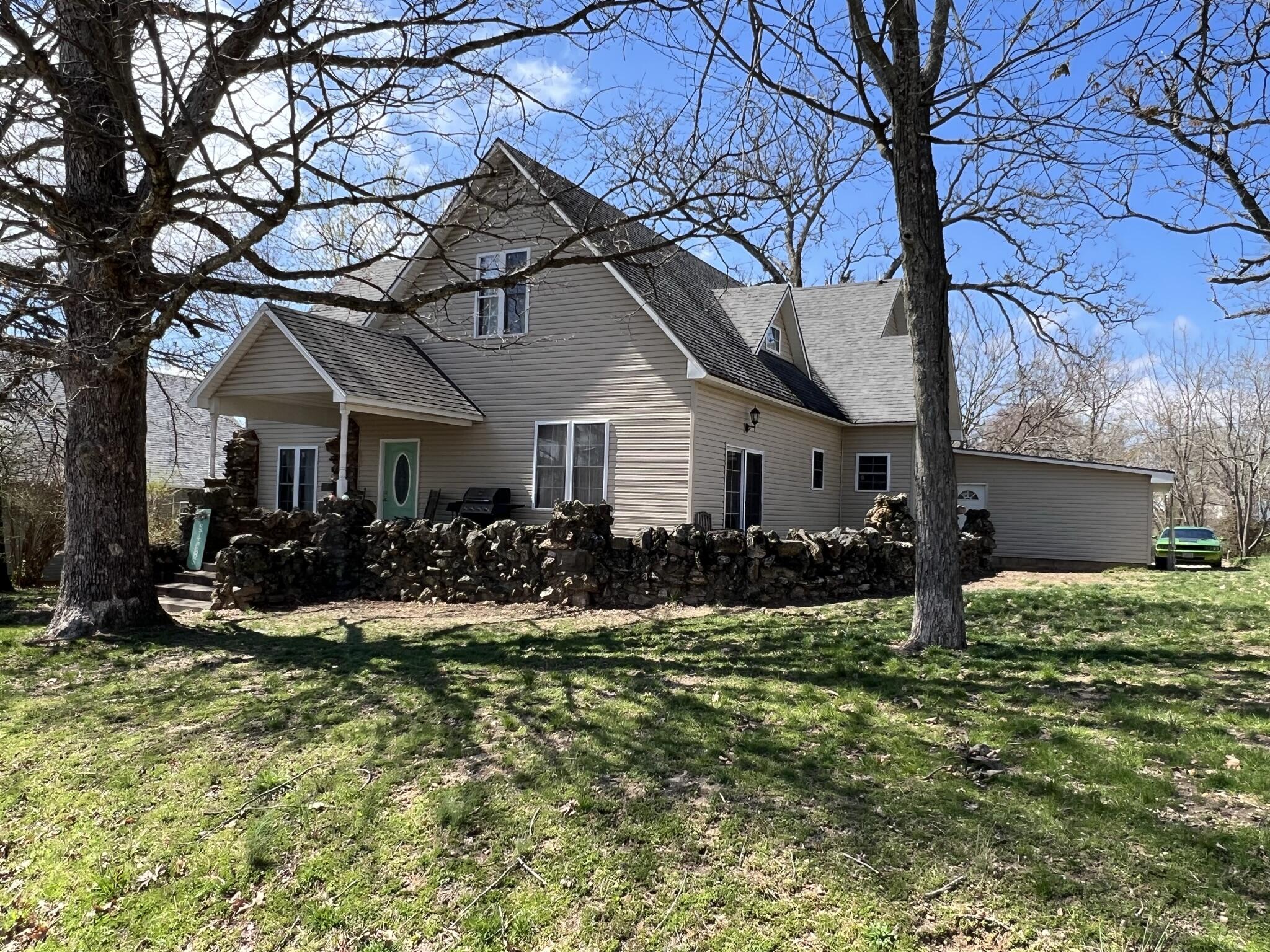 Center St, Willow Springs, MO 65793