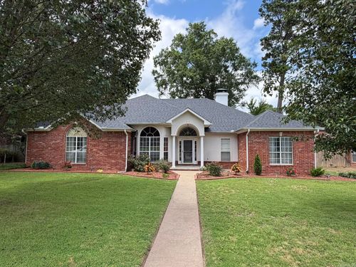205 Country Club Pkwy, Maumelle, AR, 72113-6731 | Card Image