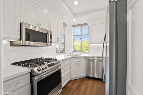 1607 Solvay Aisle, Irvine, CA, 92606-0817 | Card Image