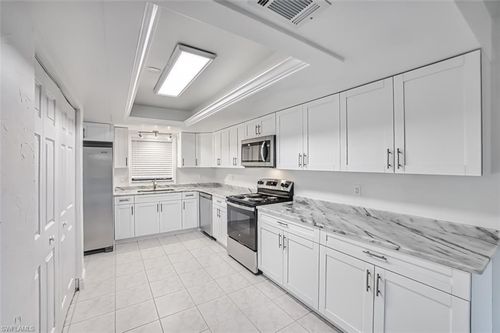 105-10022 Oxfordshire Ln, FORT MYERS, FL, 33908-2356 | Card Image