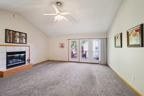 1008 Doubletree Ct Ne, Cedar Rapids, IA, 52402-7294 | Card Image