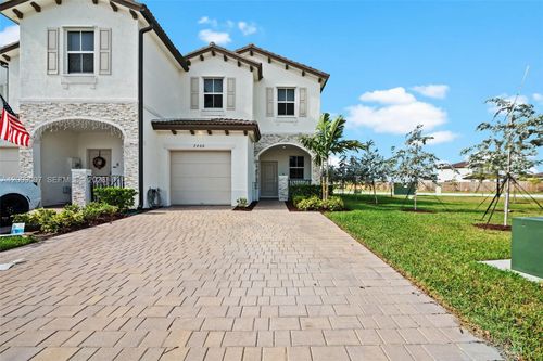 2400 Se 29th St, Homestead, FL, 33035-2657 | Card Image