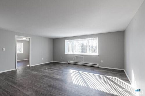 939-401-923 W Main St, New Britain, CT, 06053-3447 | Card Image