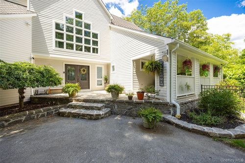 3302 Route 55, Pawling, NY, 12564-2244 | Card Image