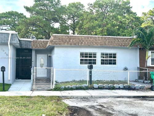 3947 Nw 207th Street Rd, Miami Gardens, FL, 33055-1142 | Card Image