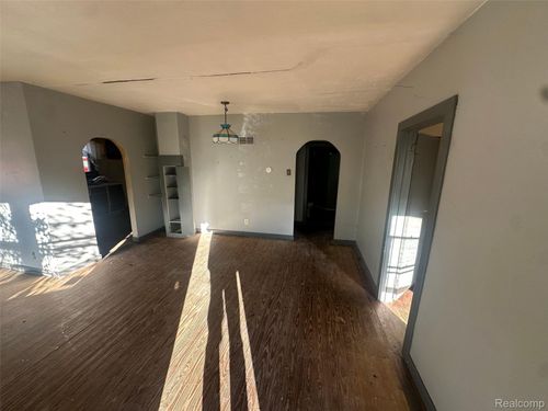 1940 Robinwood Ave, Saginaw, MI, 48601-3519 | Card Image