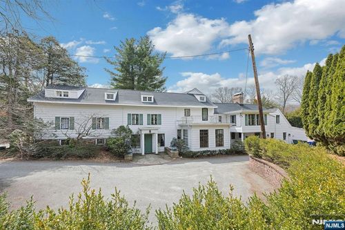 401 Wearimus Rd, Ho Ho Kus, NJ, 07423-1320 | Card Image