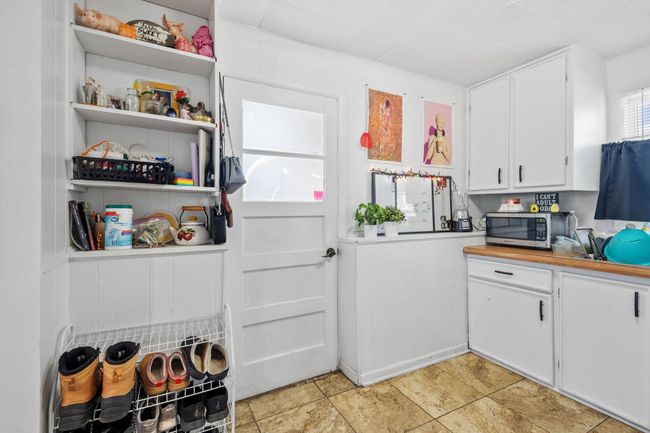 Storage/entrance - Lower Unit | Image 21