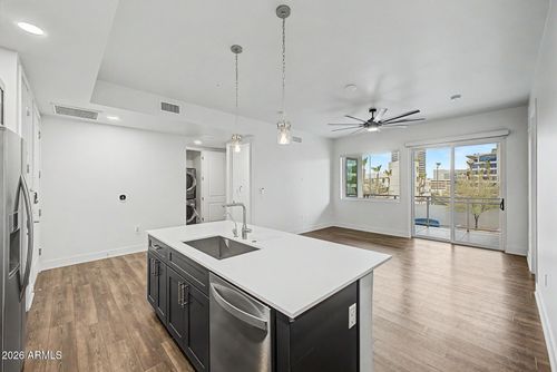 4011-3131 N Central, Phoenix, AZ, 85012 | Card Image