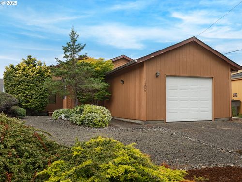 1286 Avenue B, Seaside, OR, 97138-7612 | Card Image