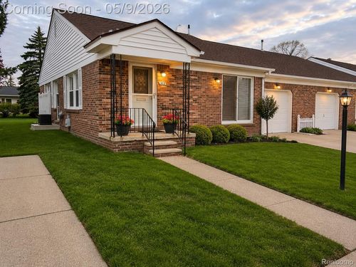 303 Doremus Ln, Saint Clair Shores, MI, 48080-1986 | Card Image