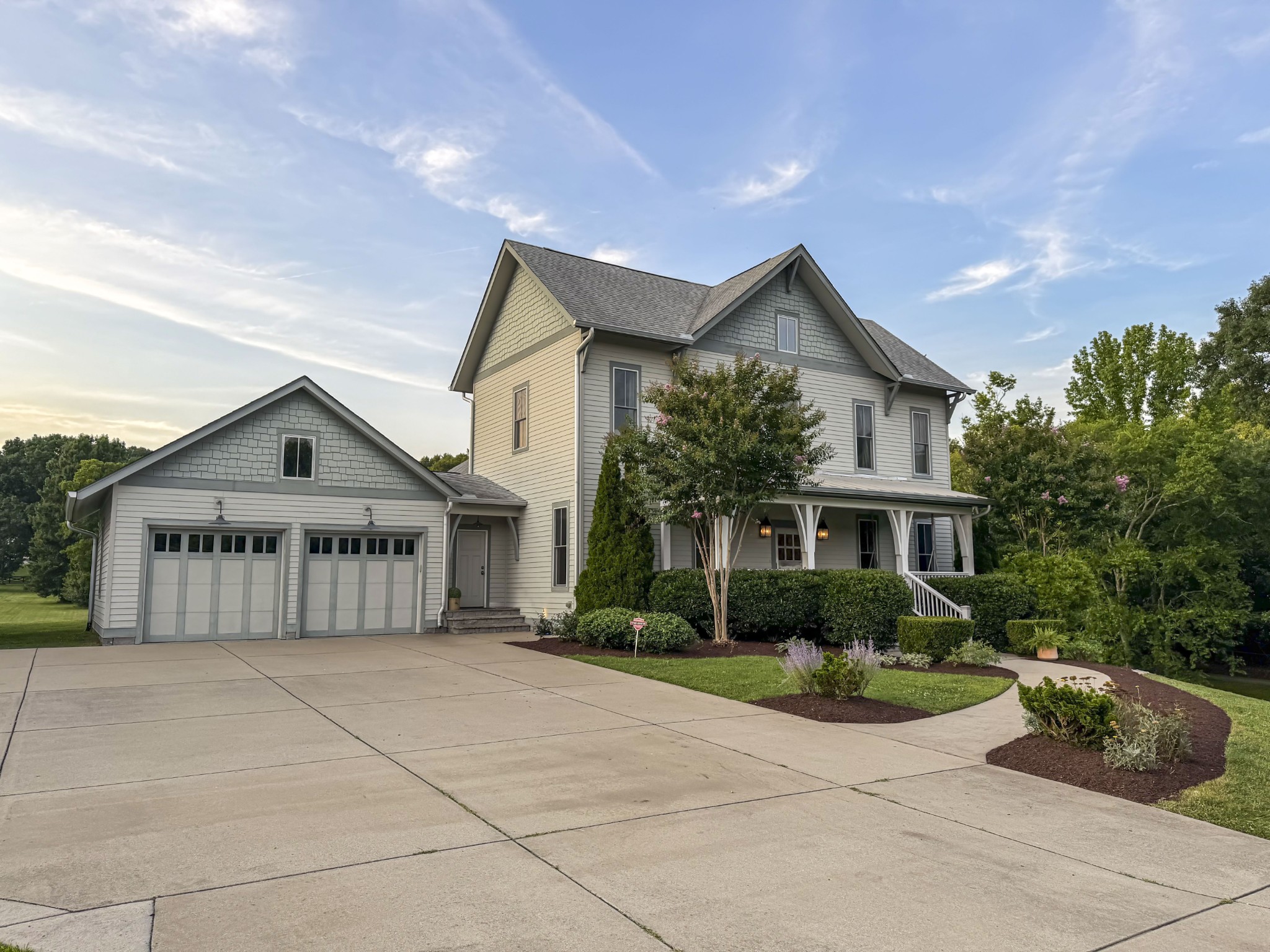 Residential in College Grove 5