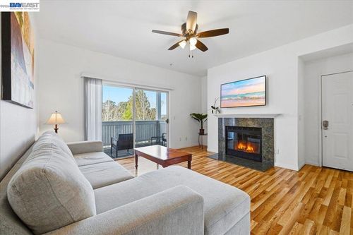 2423 2423 Creekside Ct, Hayward, CA, 94542 | Card Image