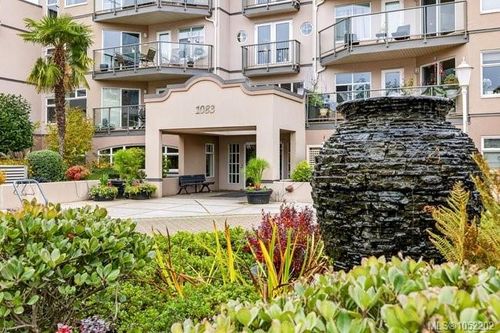 204-1083 Tillicum Rd, Esquimalt, BC, V9A7L7 | Card Image