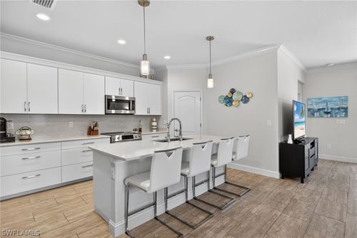 10464 Yorkstone Dr, Bonita Springs, FL, 34135-5095 | Card Image