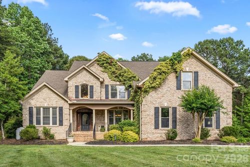 4266 Barbrick St, Sherrills Ford, NC, 28673-9701 | Card Image