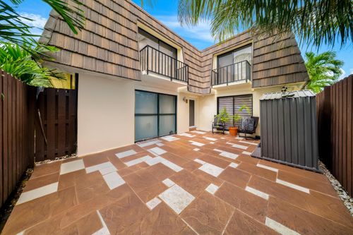 a-1524 Forest Lakes Cir, WEST PALM BEACH, FL, 33406-5721 | Card Image