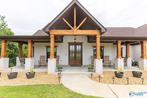 108 Brookshire Cir, Huntsville, AL, 35811-8136 | Card Image
